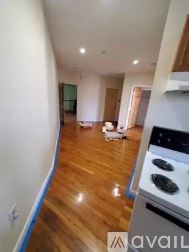 Main picture of 352 Riverway