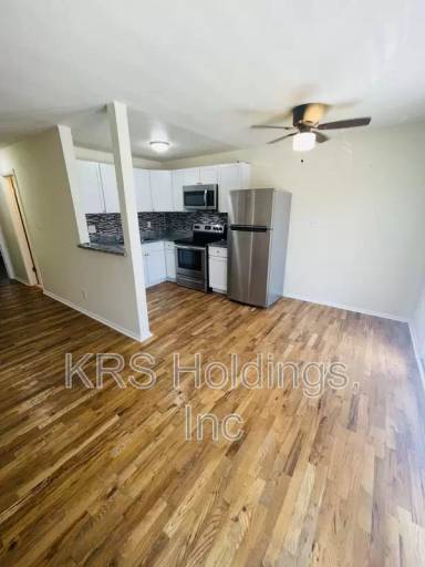 Main picture of 946 W Ocean View Ave