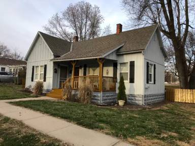 Main picture of 921 Main St