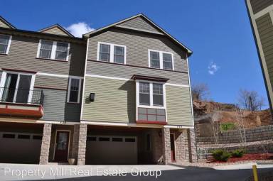 Main picture of 448 Winter St