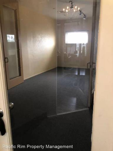 Main picture of 3957 Goldfinch St