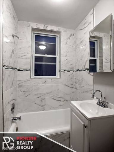 Main picture of 5710 N Winthrop Ave