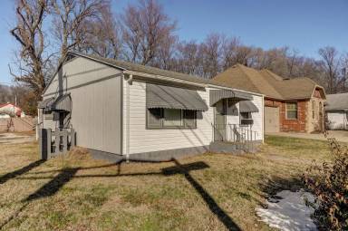 Main picture of 1401 E Seminole St