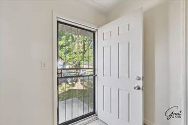 Main picture of 9108 Archdale St