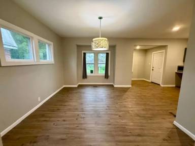 Main picture of 2634 Lawrence St