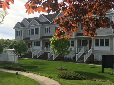 Main picture of 52 Brookside Dr