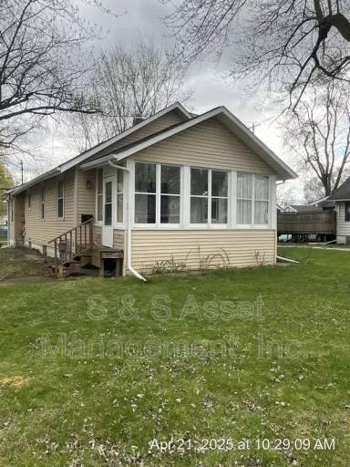 Main picture of 2327 S Pennsylvania Ave