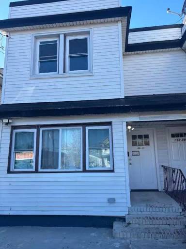 Main picture of 132 Cross Bay Blvd