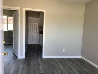 Main picture of 5058 Randolph St