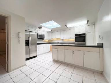 Main picture of 8701 Delmar Blvd