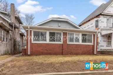 Main picture of 3626 N Illinois St