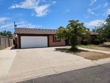 Main picture of 1605 S 12th Ave