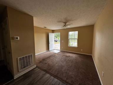Main picture of 3203 E 2nd Ct
