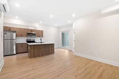 Main picture of 6155 Ridge Ave