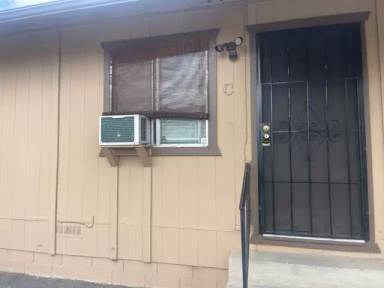 Main picture of 430 E 8th St