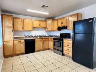 Main picture of 1037 E 30th St