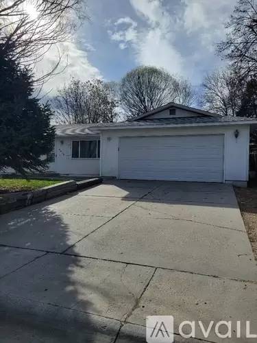 Main picture of 3216 Starlight Ave