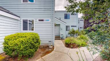 Main picture of 172 Courtyards E