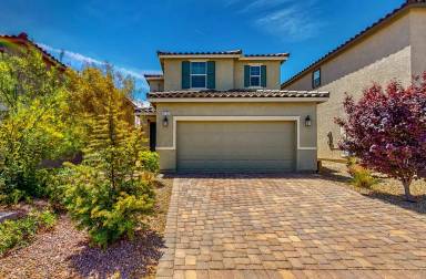 Main picture of 9733 Cluny Ave