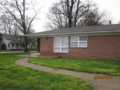 Main picture of 96 W Clinton St