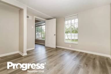 Main picture of 2702 Woodstream Cir