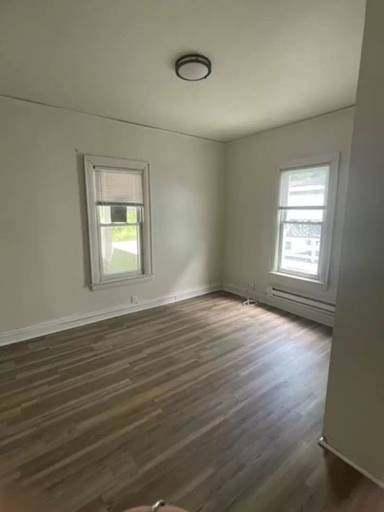Main picture of 2333 Washington St W