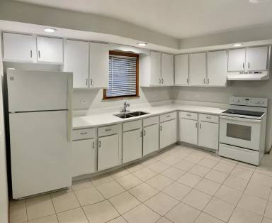 Main picture of 4022 N Avers Ave
