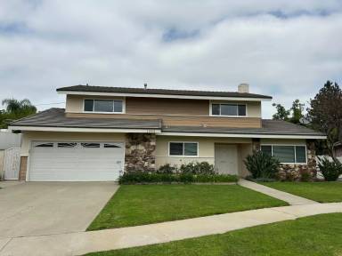 Main picture of 1393 Scotch Cir