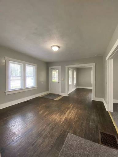 Main picture of 615 W Wilkinson St