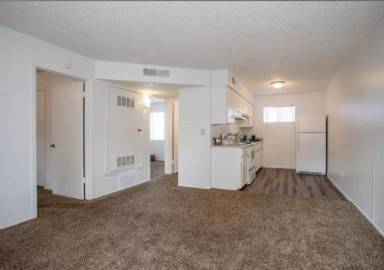 Main picture of 525 N Carolina Dr