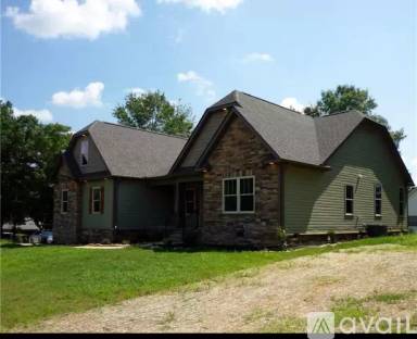 Main picture of 100 Amberwood Dr