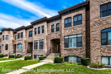 Main picture of 1502 W Northwest Hwy
