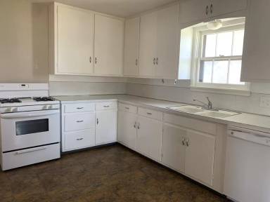 Main picture of 705 Ainslee St