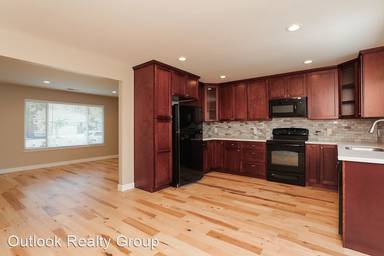 Main picture of 385 Avenida Manzanos