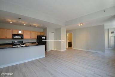 Main picture of 5 N Wabash Ave