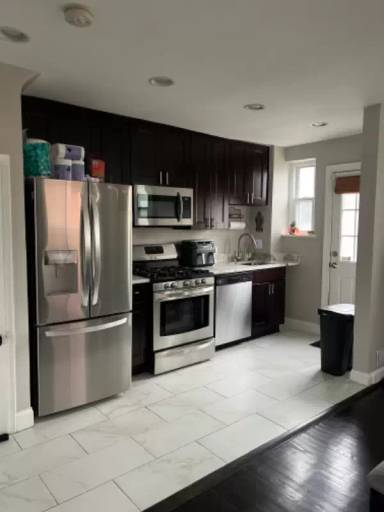 Main picture of 127 47th St NE