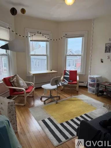 Main picture of 80 Hillside St