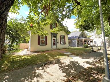 Main picture of 236 S 3rd St