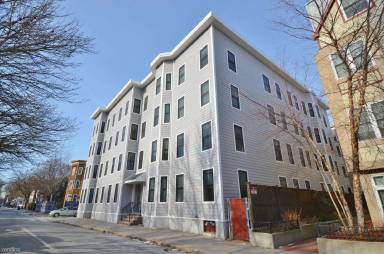 Main picture of 35 Brookline St