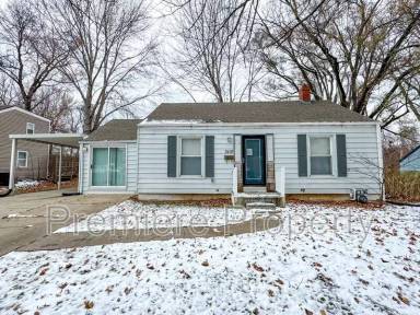 Main picture of 3110 NE 56th St