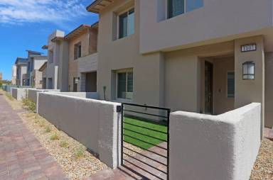 Main picture of 600 N Carriage Hl Dr