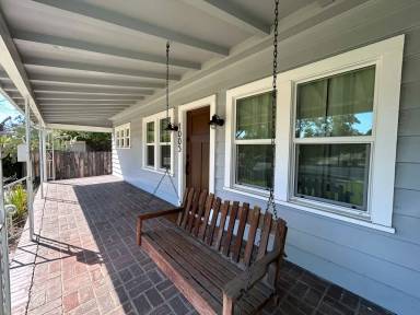 Main picture of 1005 E Colton Ave