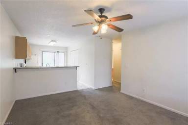 Main picture of 104 English Ct