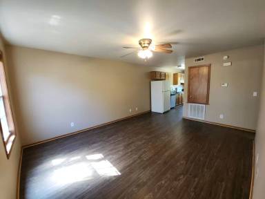 Main picture of 612 E 8th St