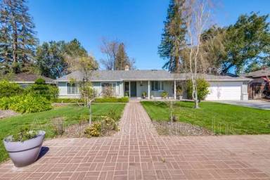 Main picture of 227 Angela Dr