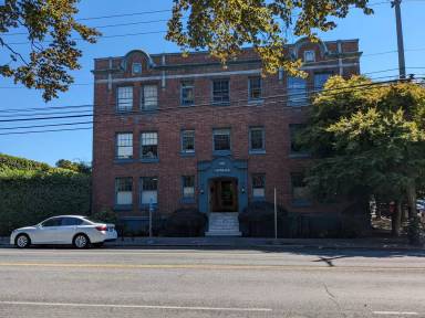 Main picture of 720 6th Ave