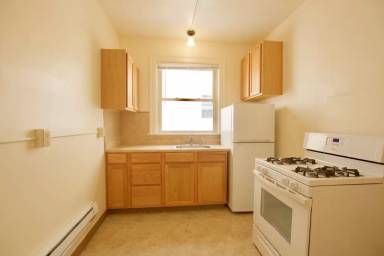 Main picture of 419 Queen Anne Ave N