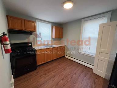 Main picture of 27 Main St