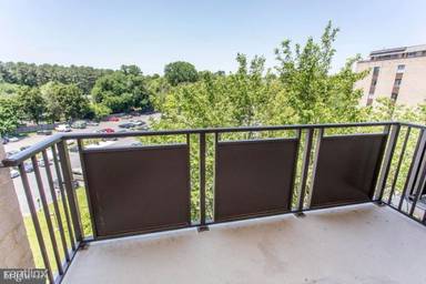 Main picture of Woodlake Towers