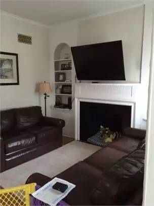 Main picture of 70 W 4th St